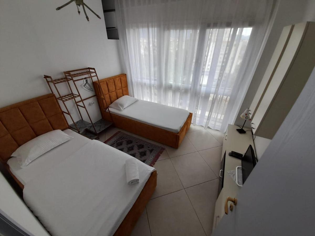 Guesthouse Bela Тирана Екстериор снимка