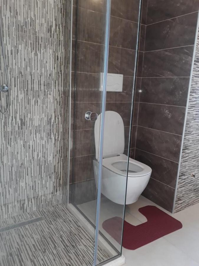 Guesthouse Bela Тирана Екстериор снимка