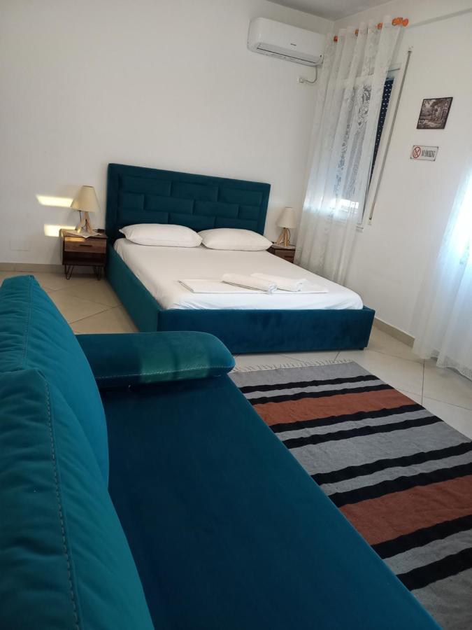 Guesthouse Bela Тирана Екстериор снимка
