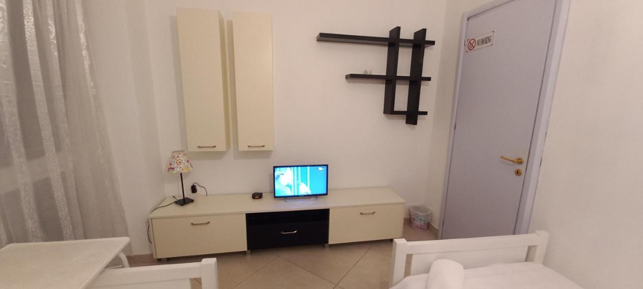 Guesthouse Bela Тирана Екстериор снимка