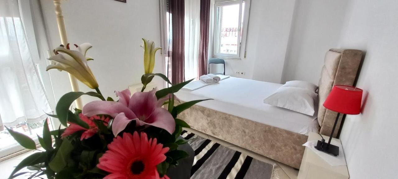Guesthouse Bela Тирана Екстериор снимка