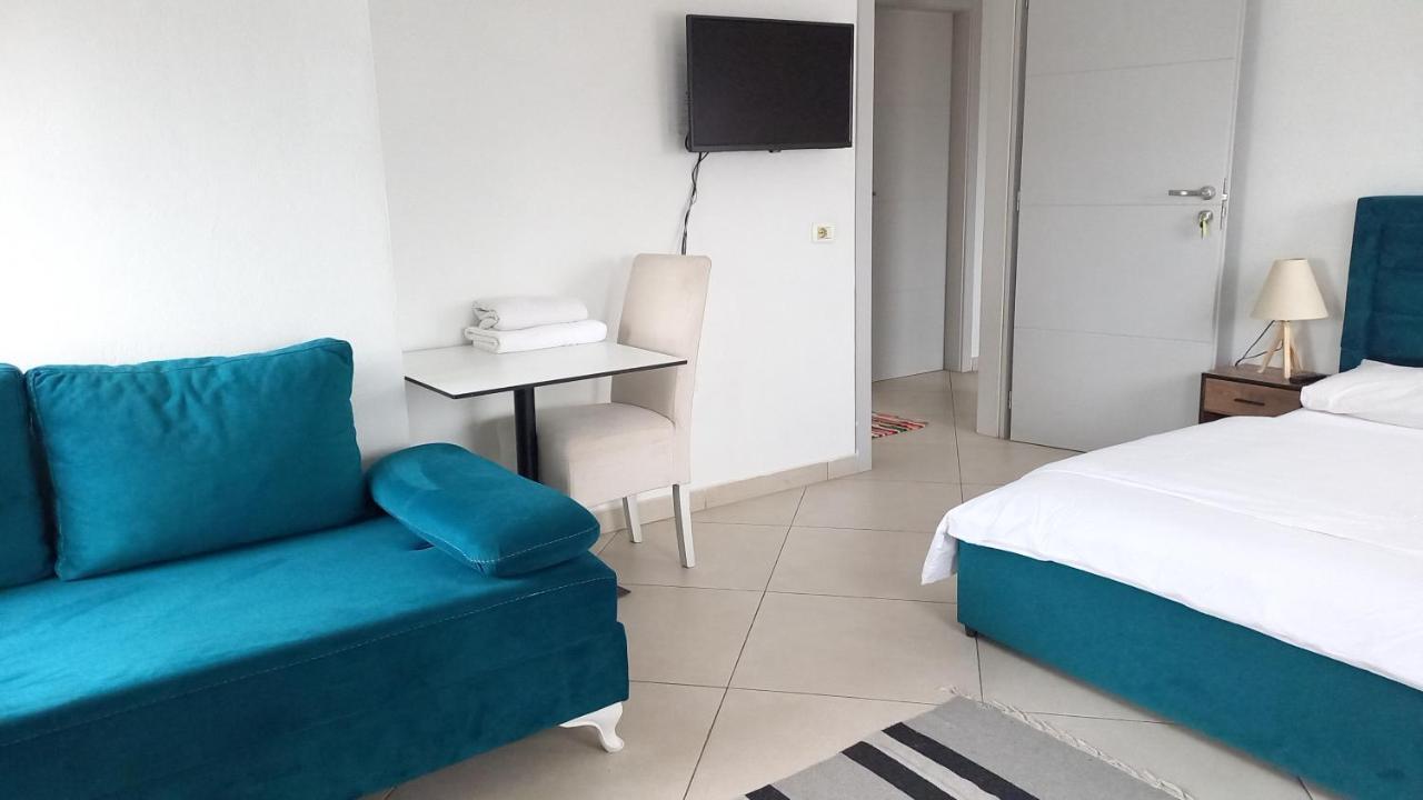 Guesthouse Bela Тирана Екстериор снимка