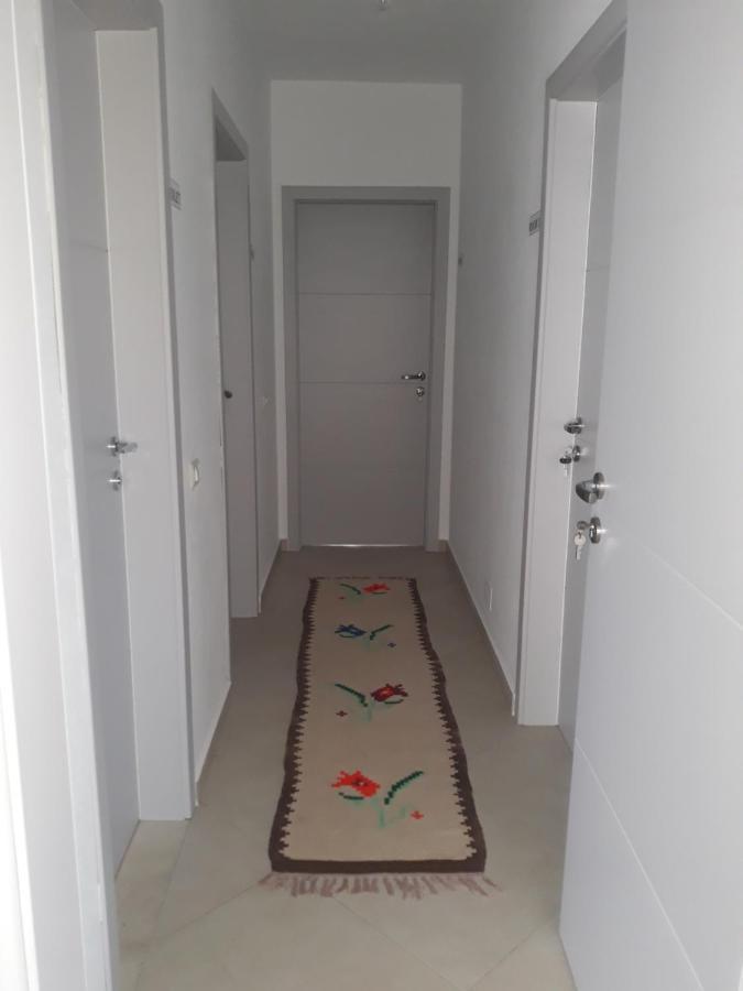 Guesthouse Bela Тирана Екстериор снимка