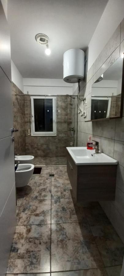 Guesthouse Bela Тирана Екстериор снимка