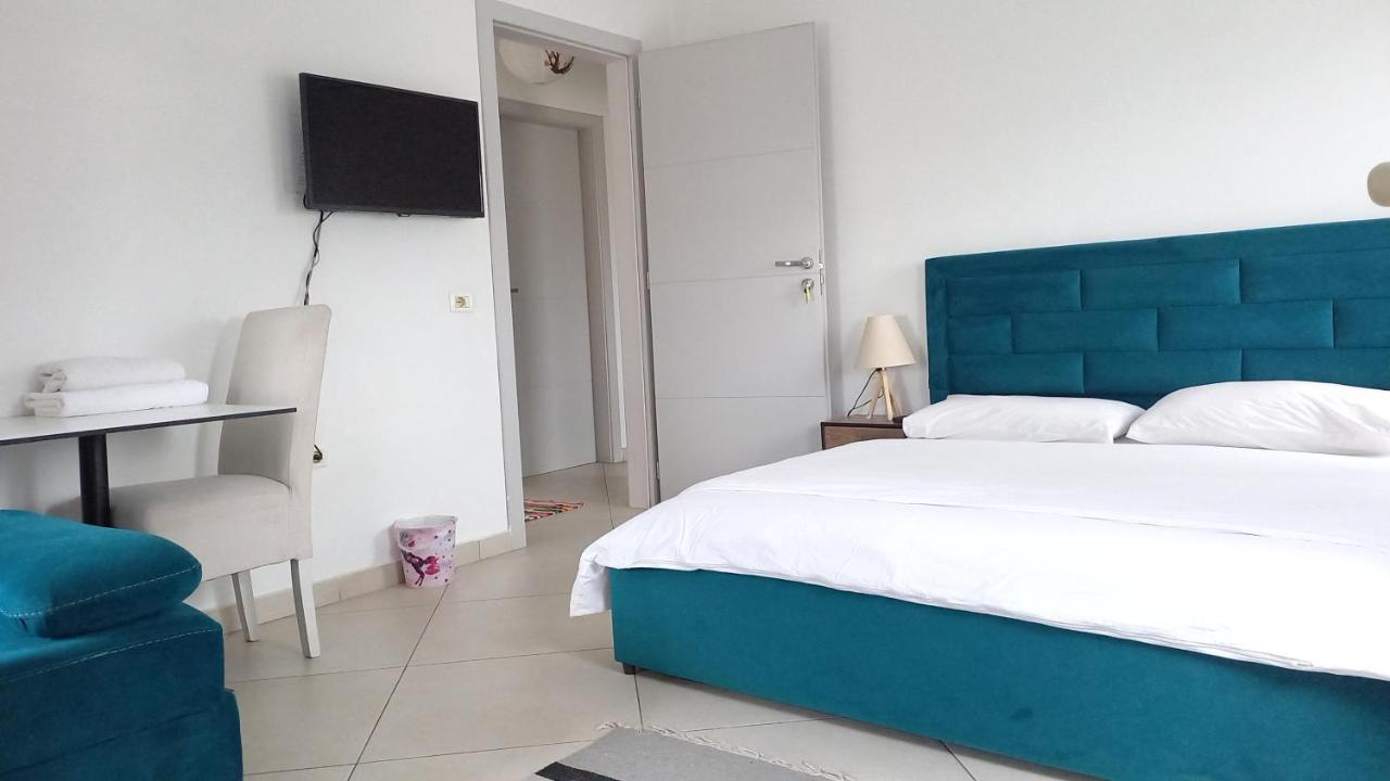 Guesthouse Bela Тирана Екстериор снимка