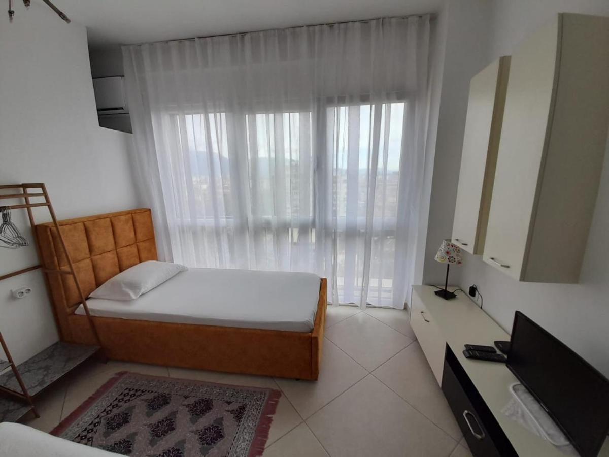Guesthouse Bela Тирана Екстериор снимка