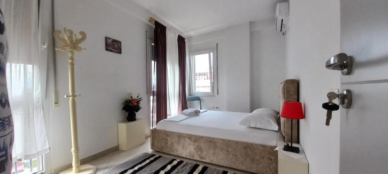 Guesthouse Bela Тирана Екстериор снимка