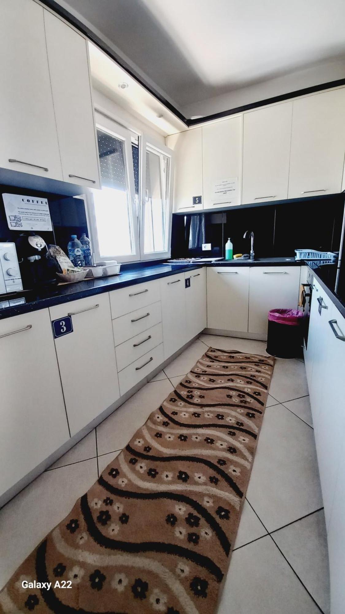 Guesthouse Bela Тирана Екстериор снимка