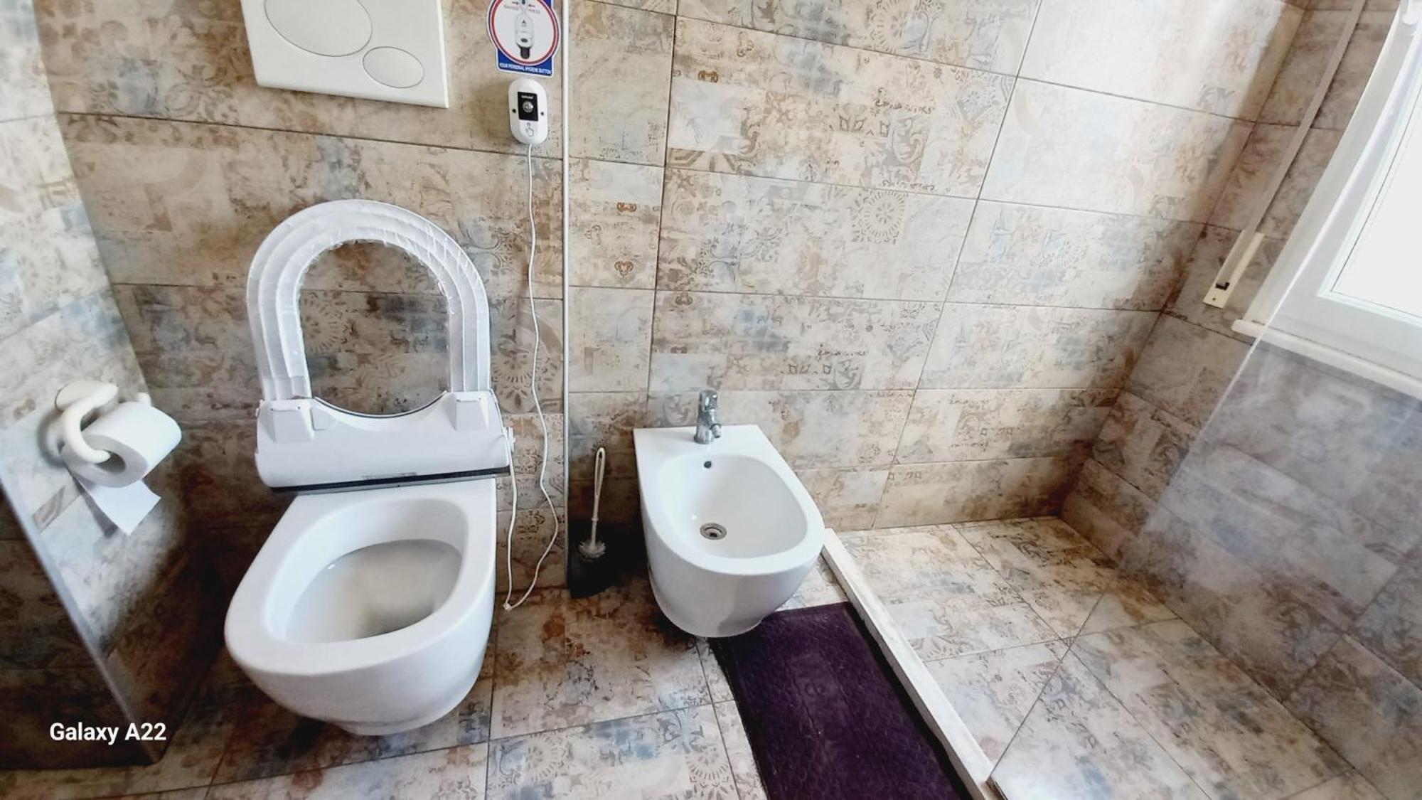 Guesthouse Bela Тирана Екстериор снимка